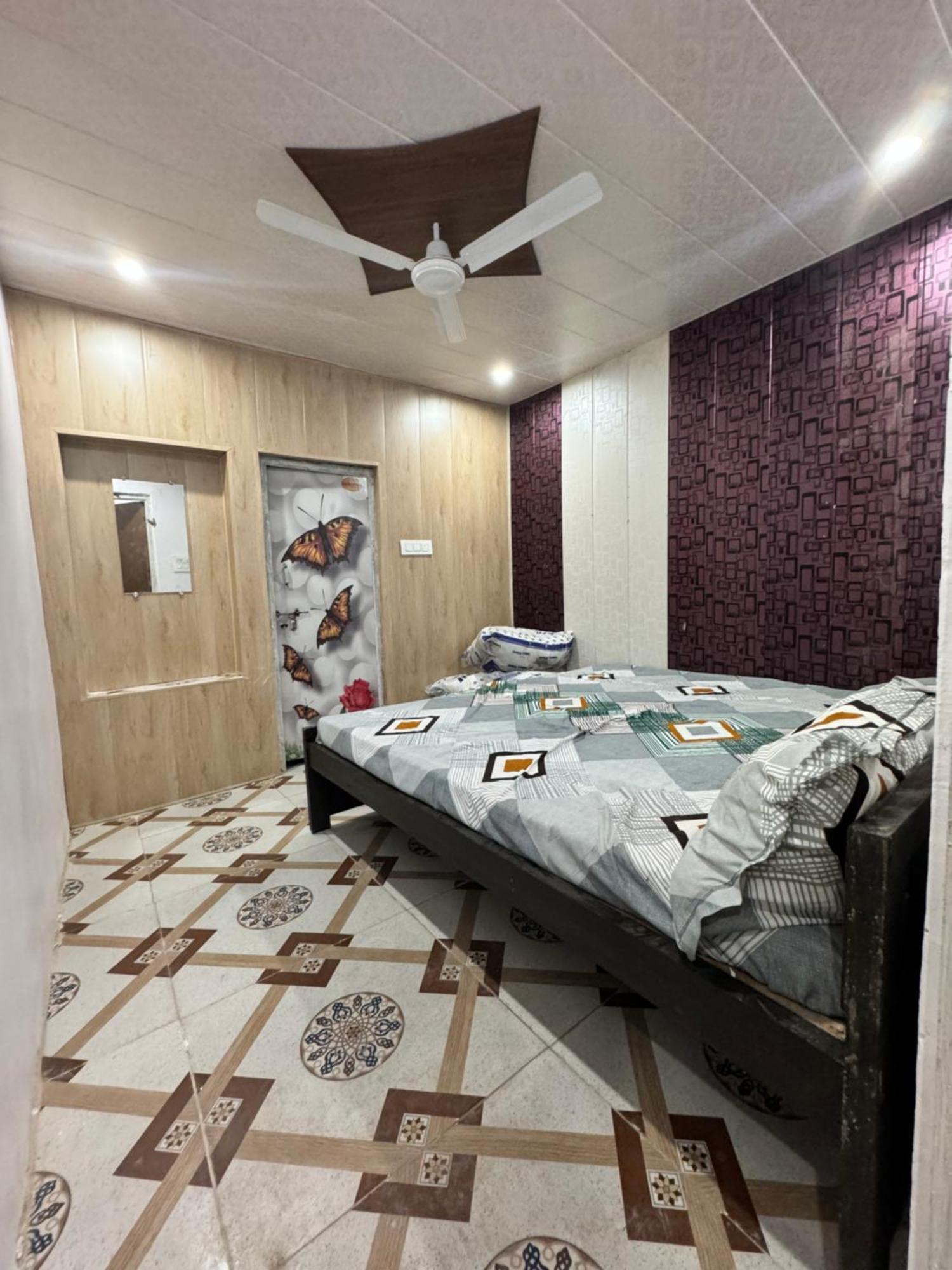 Отель Pakhi Residency Вриндавана Экстерьер фото