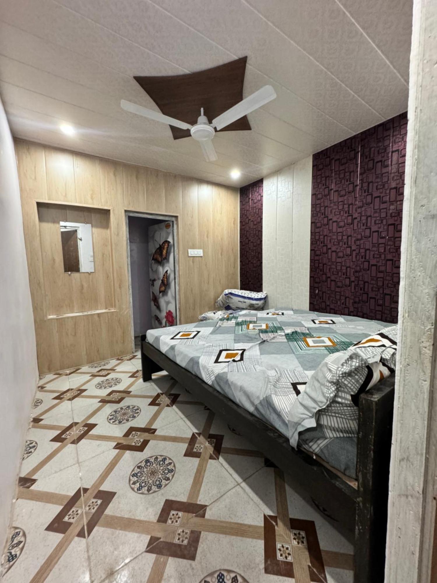 Отель Pakhi Residency Вриндавана Экстерьер фото